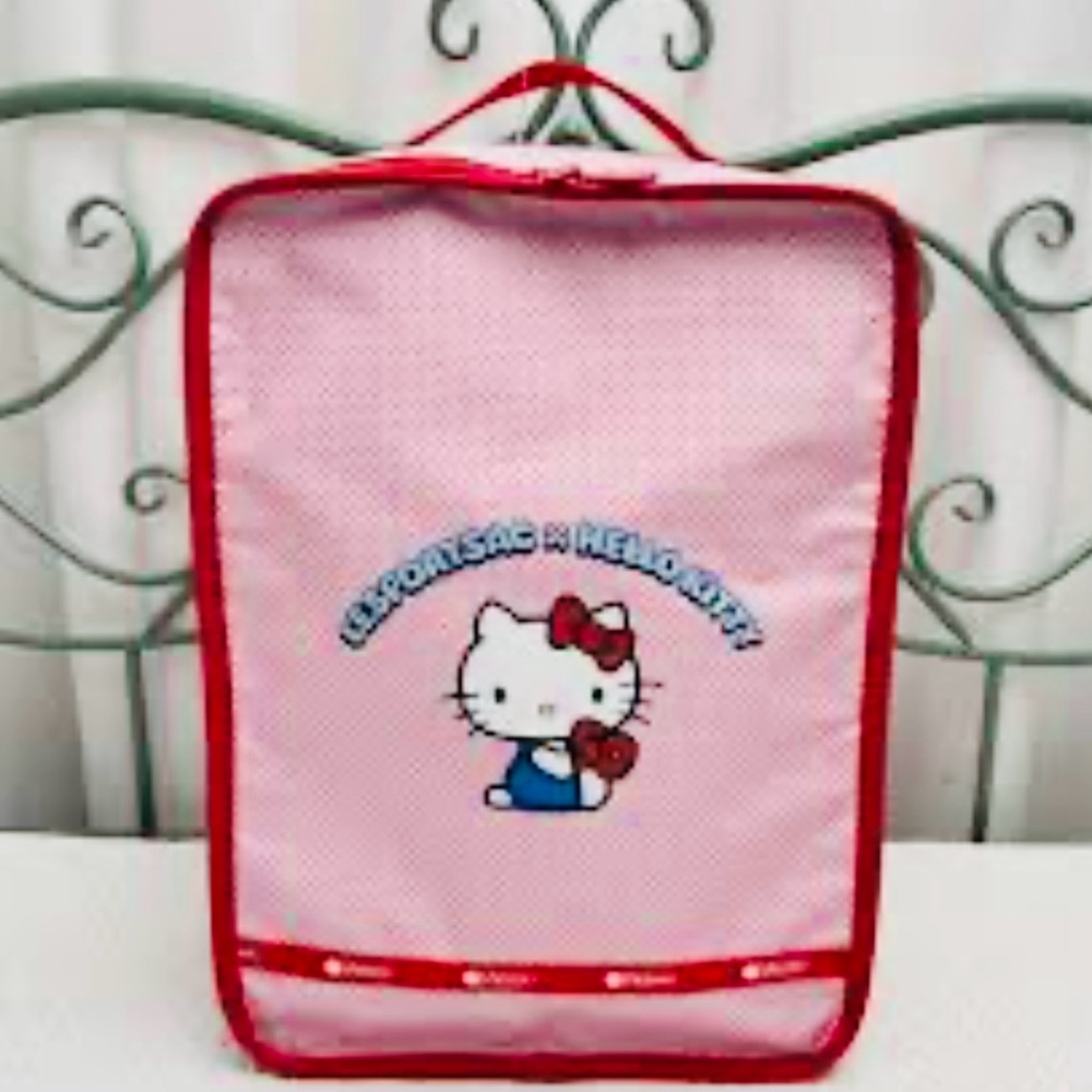 Hello Kitty Pink Travel cube organizer.